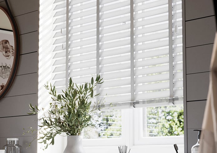 Ecowood Deluxe, Moonstone Grey Satin - Motorised Venetian Blind - Image 5